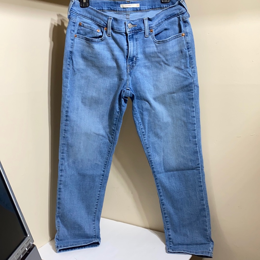 Levi’s Light-wash Boyfriend Jeans 29